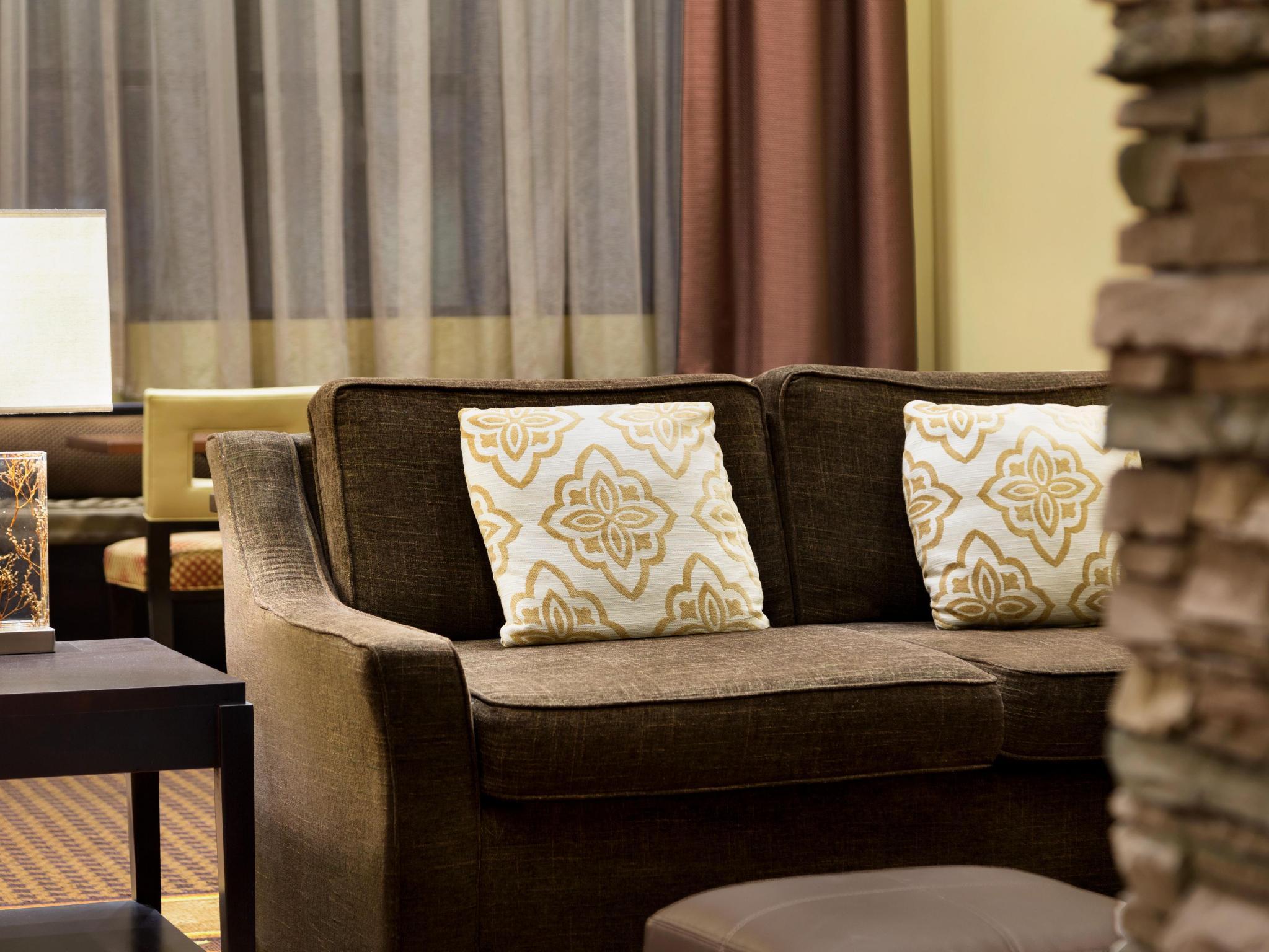 Staybridge Suites West Edmonton By Ihg Bagian luar foto