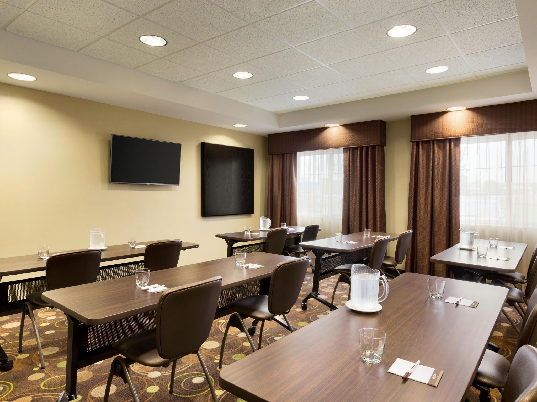 Staybridge Suites West Edmonton By Ihg Bagian luar foto