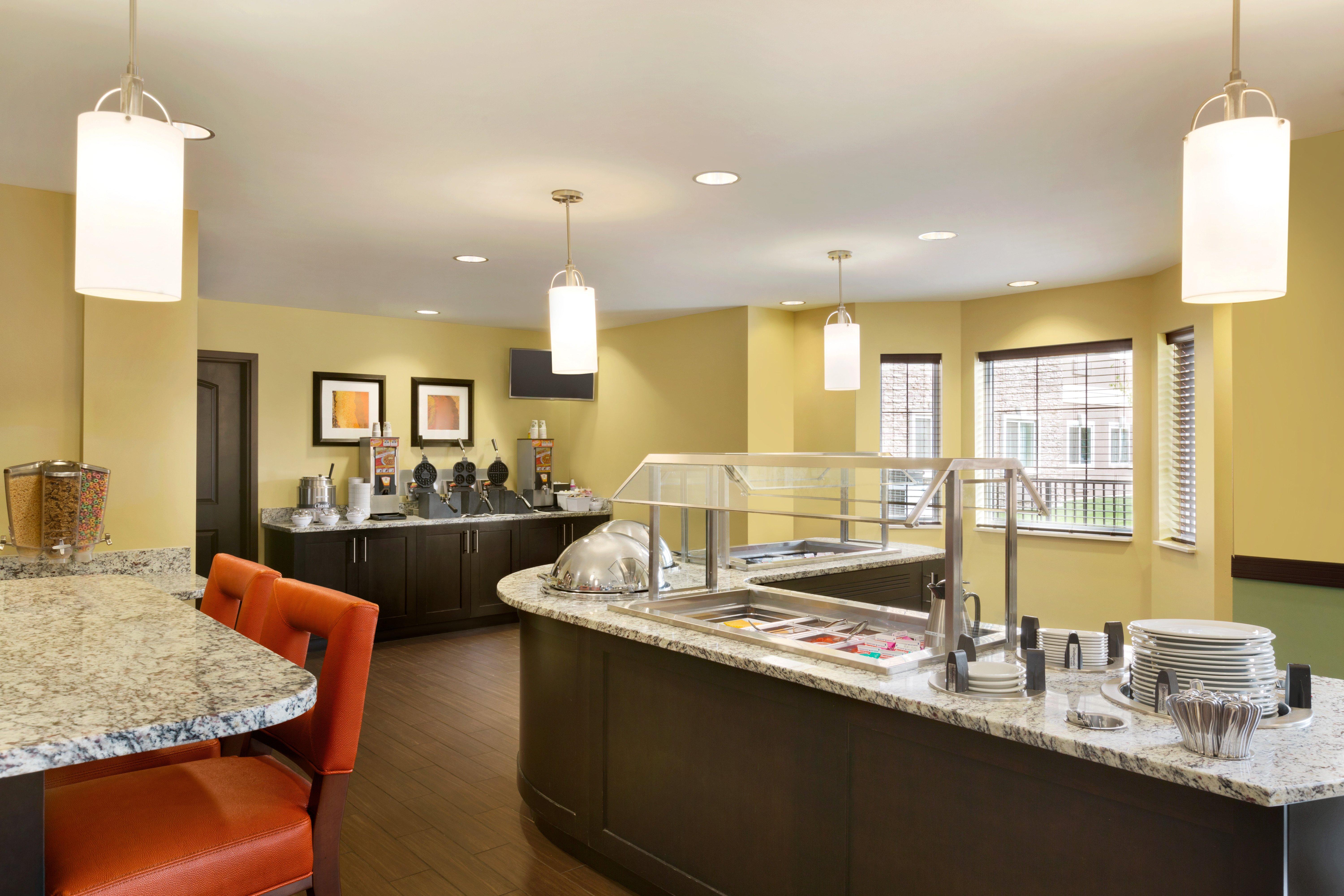 Staybridge Suites West Edmonton By Ihg Bagian luar foto