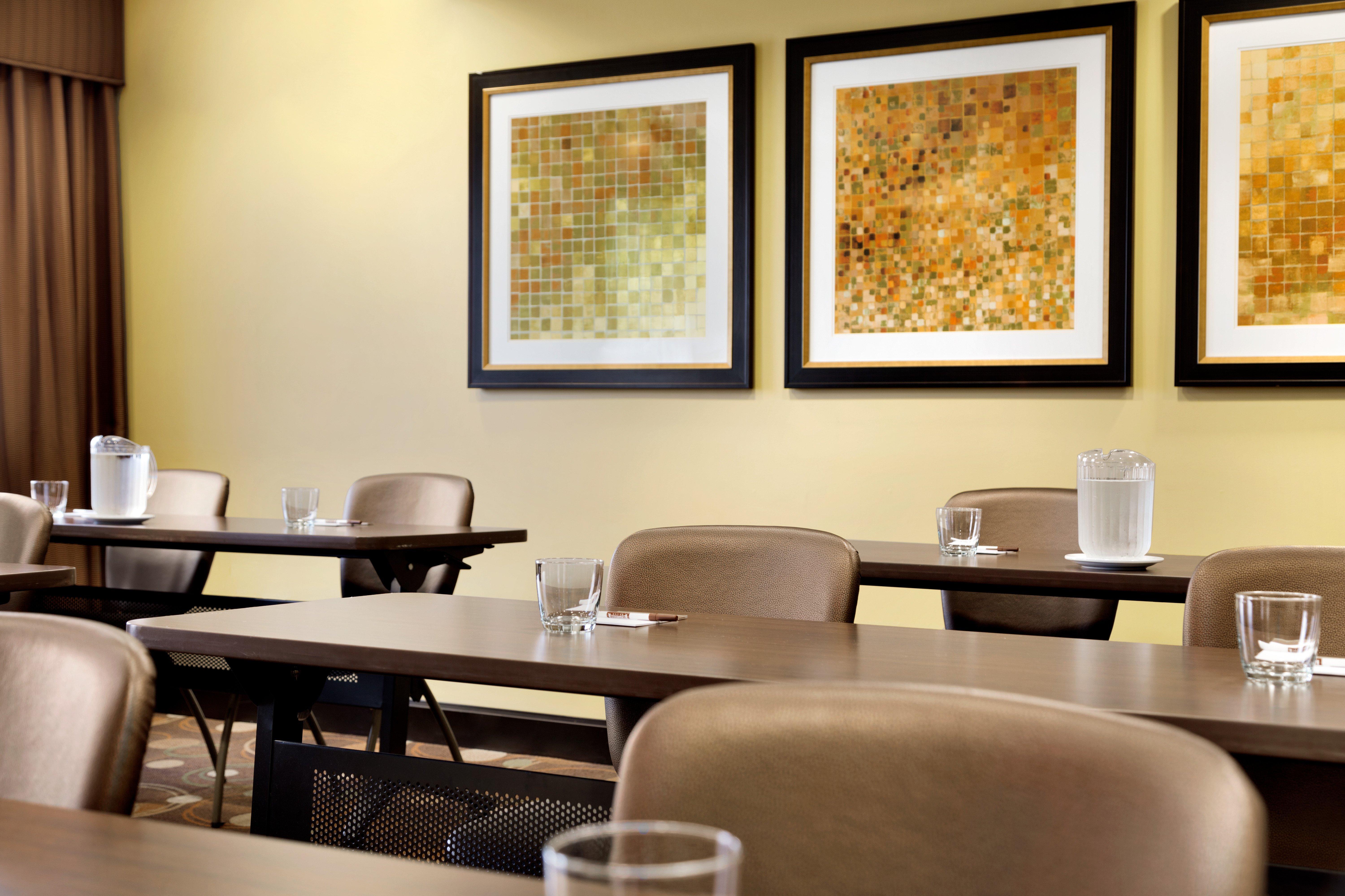 Staybridge Suites West Edmonton By Ihg Bagian luar foto