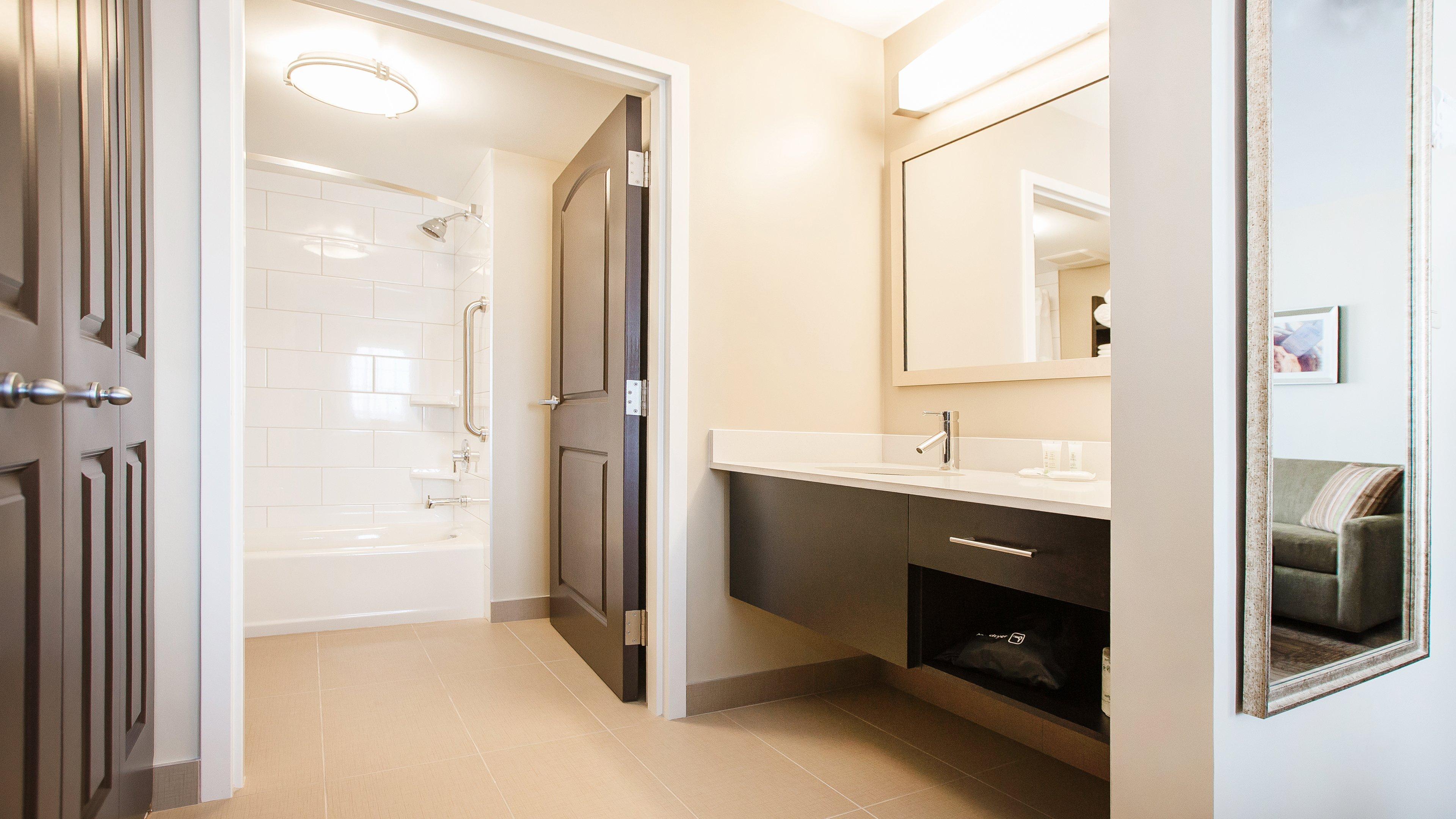 Staybridge Suites West Edmonton By Ihg Bagian luar foto
