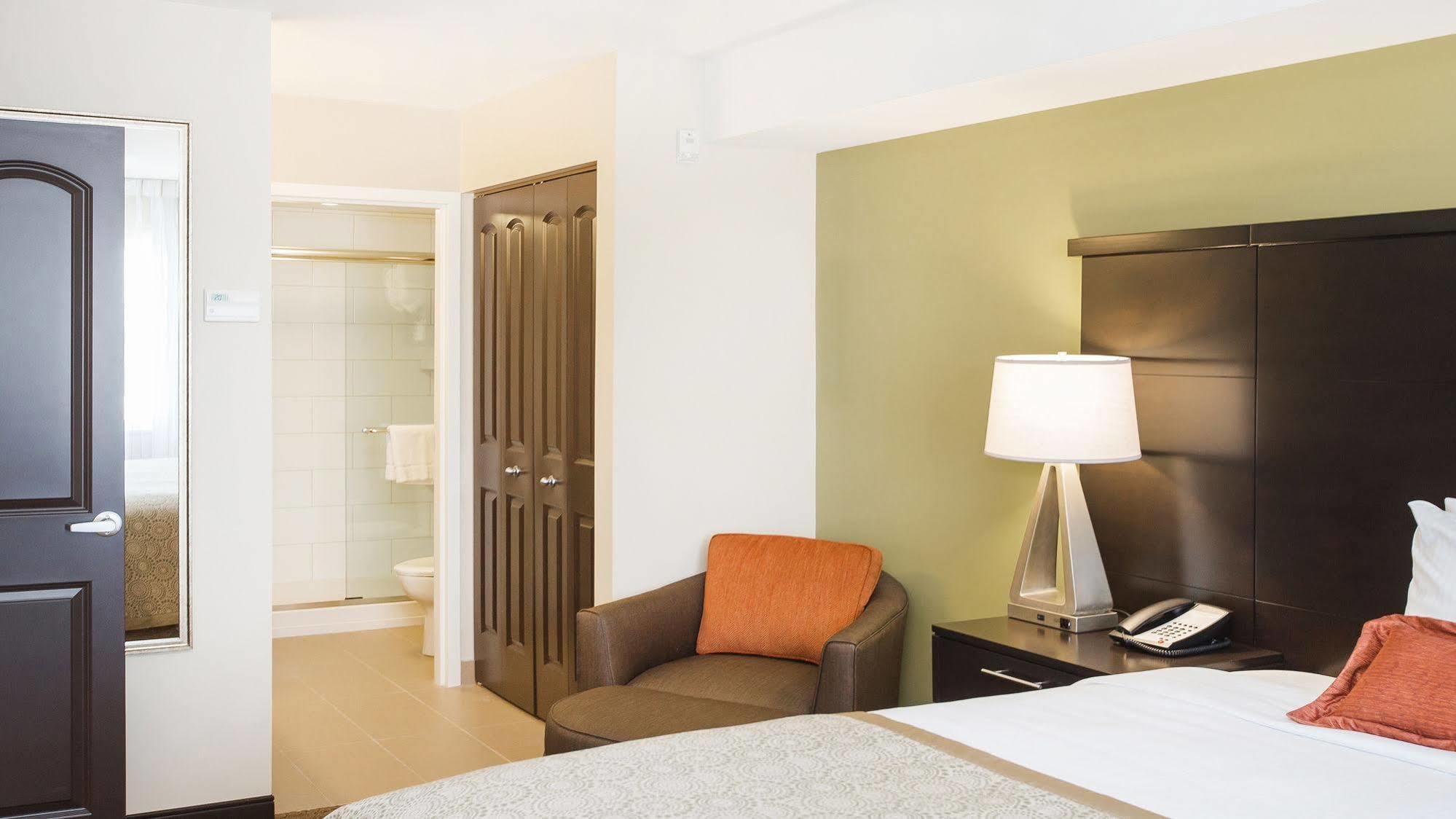 Staybridge Suites West Edmonton By Ihg Bagian luar foto