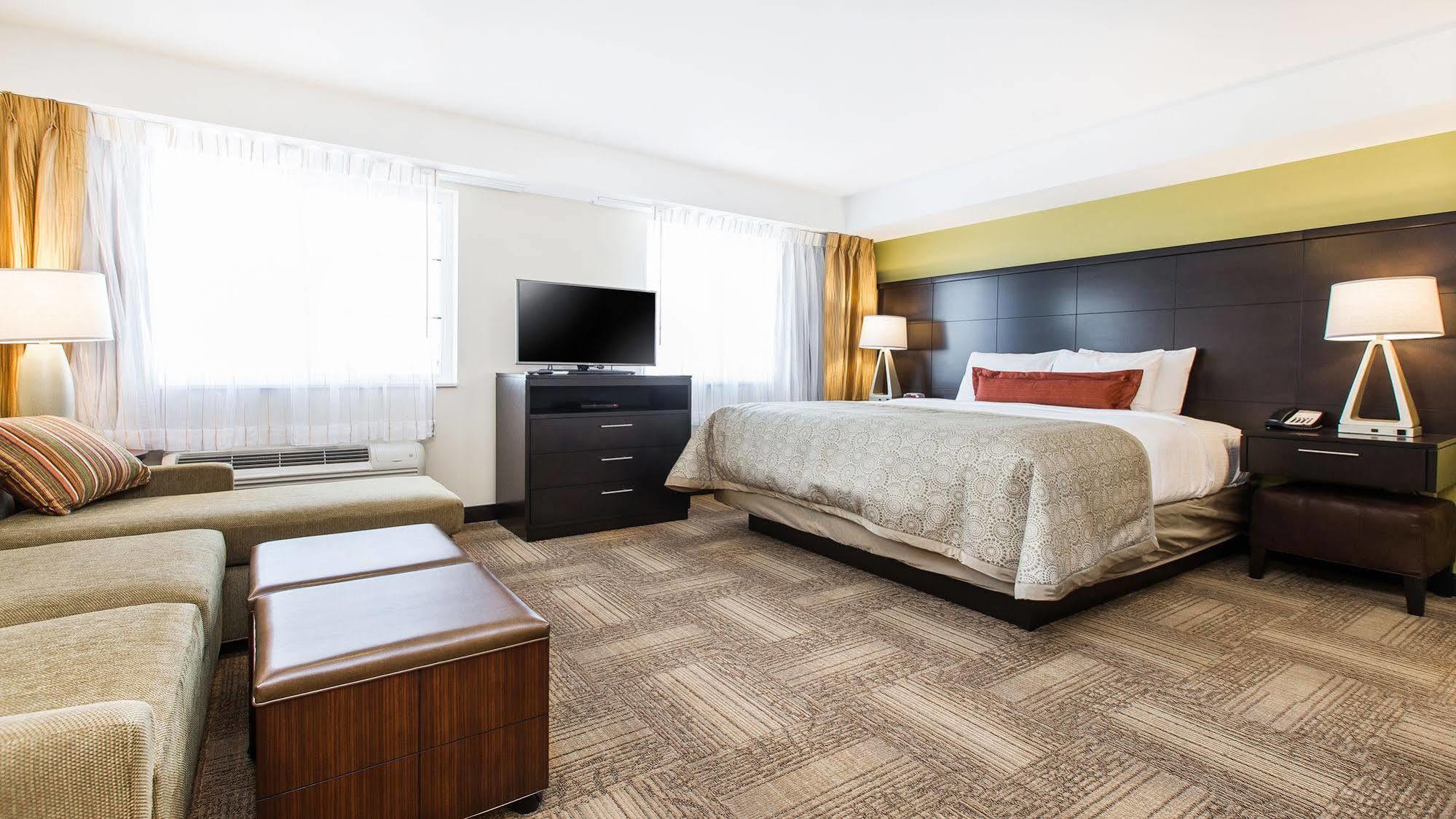 Staybridge Suites West Edmonton By Ihg Bagian luar foto